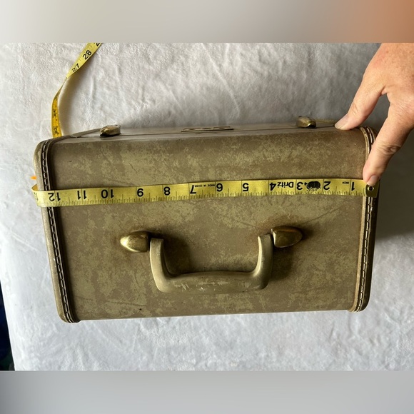 Samsonite Gold Travel Bag - Picture 11 of 13